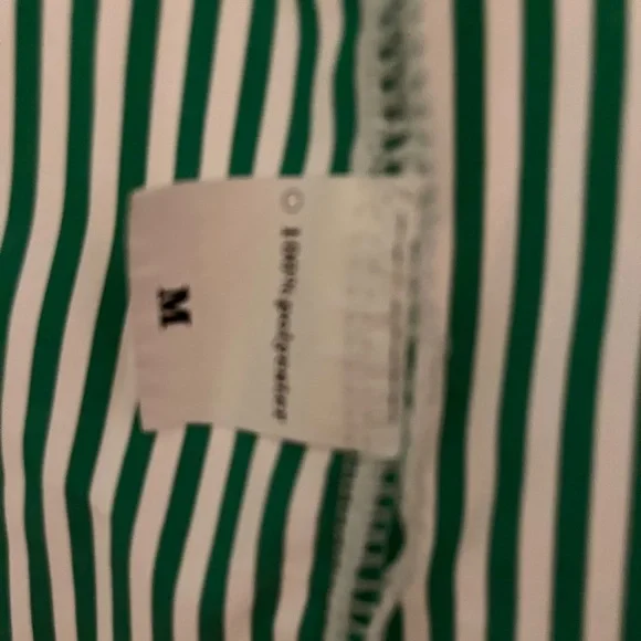 - button down top - Picture 2 of 4